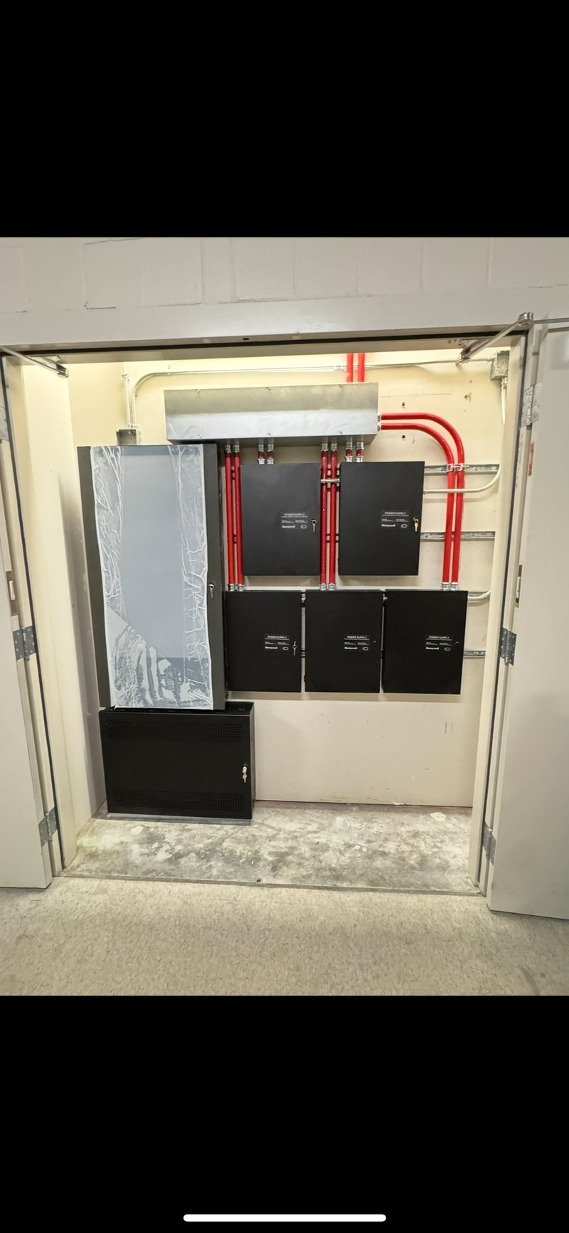 Commercial panel closet